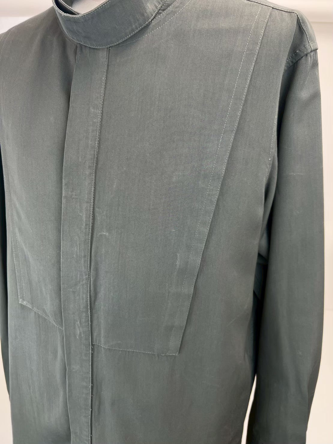 シャツ　ロングスリーブ　長袖 カーキ Kahki ビスコース 100%