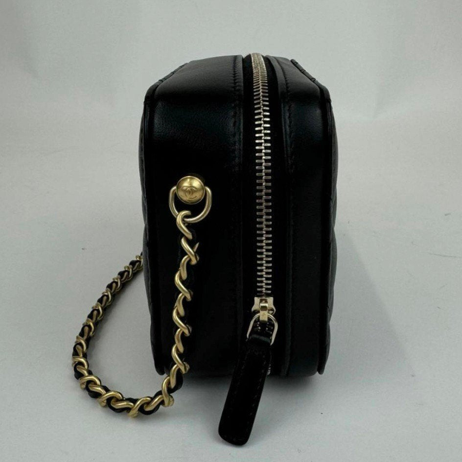 Mini Camera Bag ミニカメラバッグ Black ブラック  GHW ゴールド金具 Lamb skin ラムスキン 31番台 レディースバッグ ショルダーバッグ