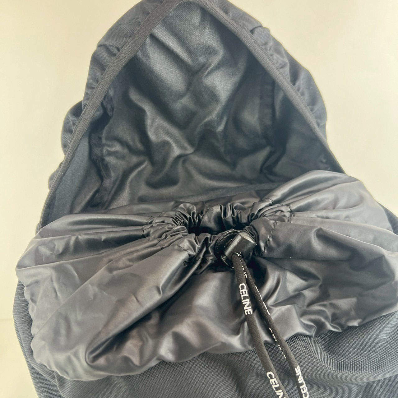 ミディアム トレッキング バックパック ナイロン ブラック シルバー金具