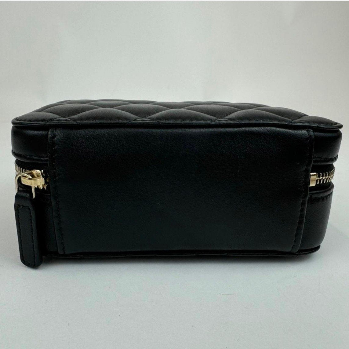 Mini Camera Bag ミニカメラバッグ Black ブラック  GHW ゴールド金具 Lamb skin ラムスキン 31番台 レディースバッグ ショルダーバッグ