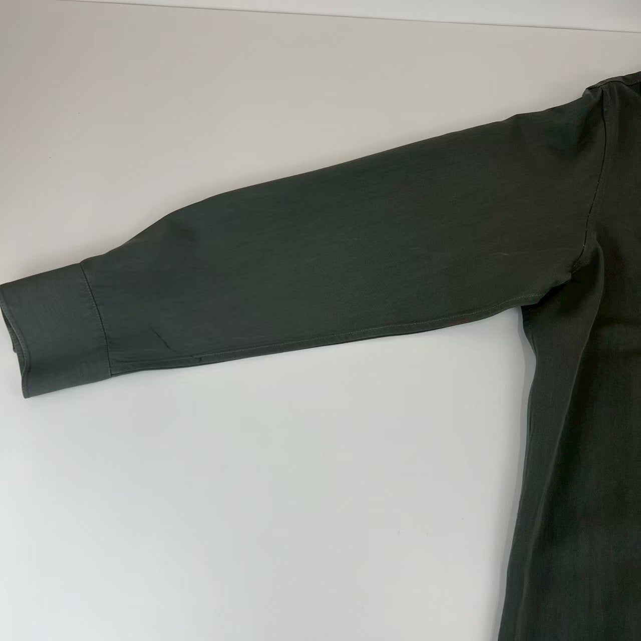 シャツ　ロングスリーブ　長袖 カーキ Kahki ビスコース 100%