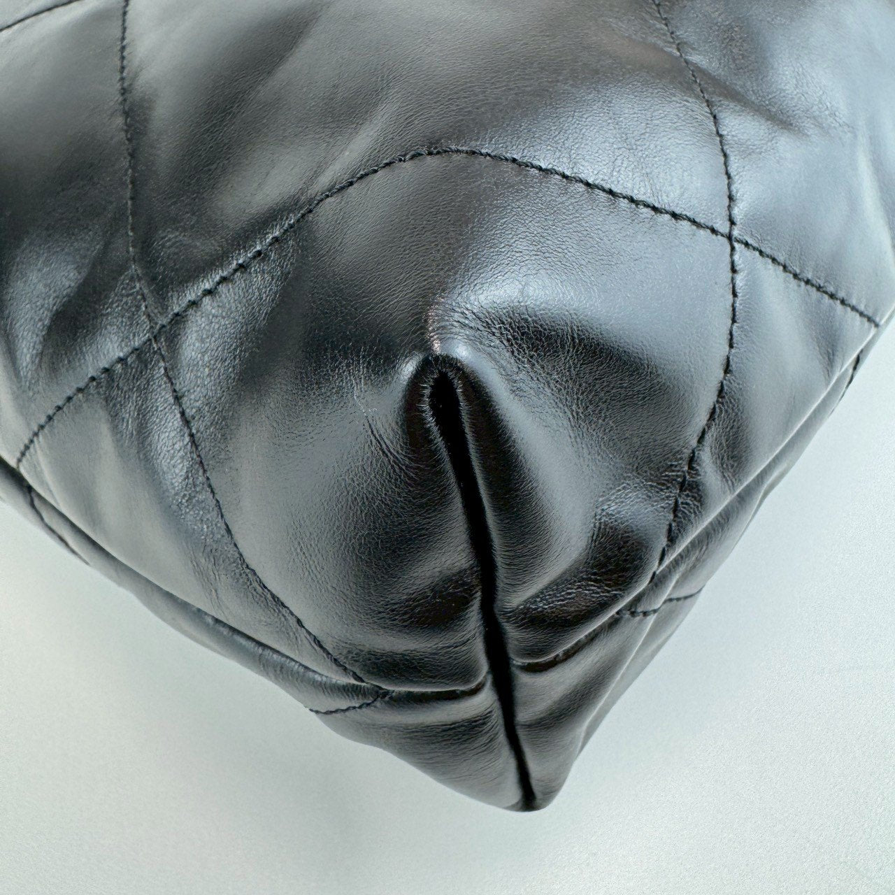 CHANEL22 スモール ブラック　黒 　ゴールド金具　シャイニーカーフスキン