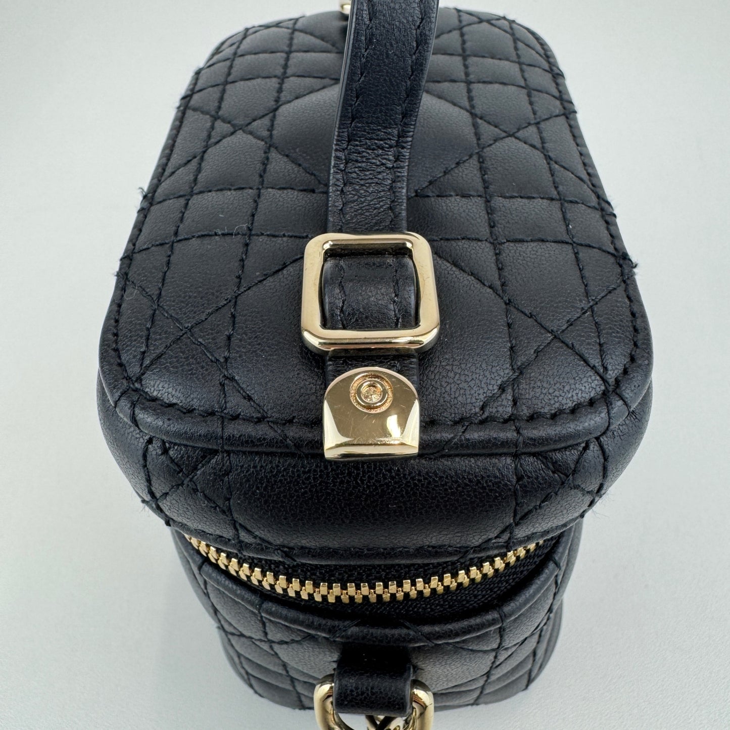 マイクロバニティ ブラック レザー ゴールド金具