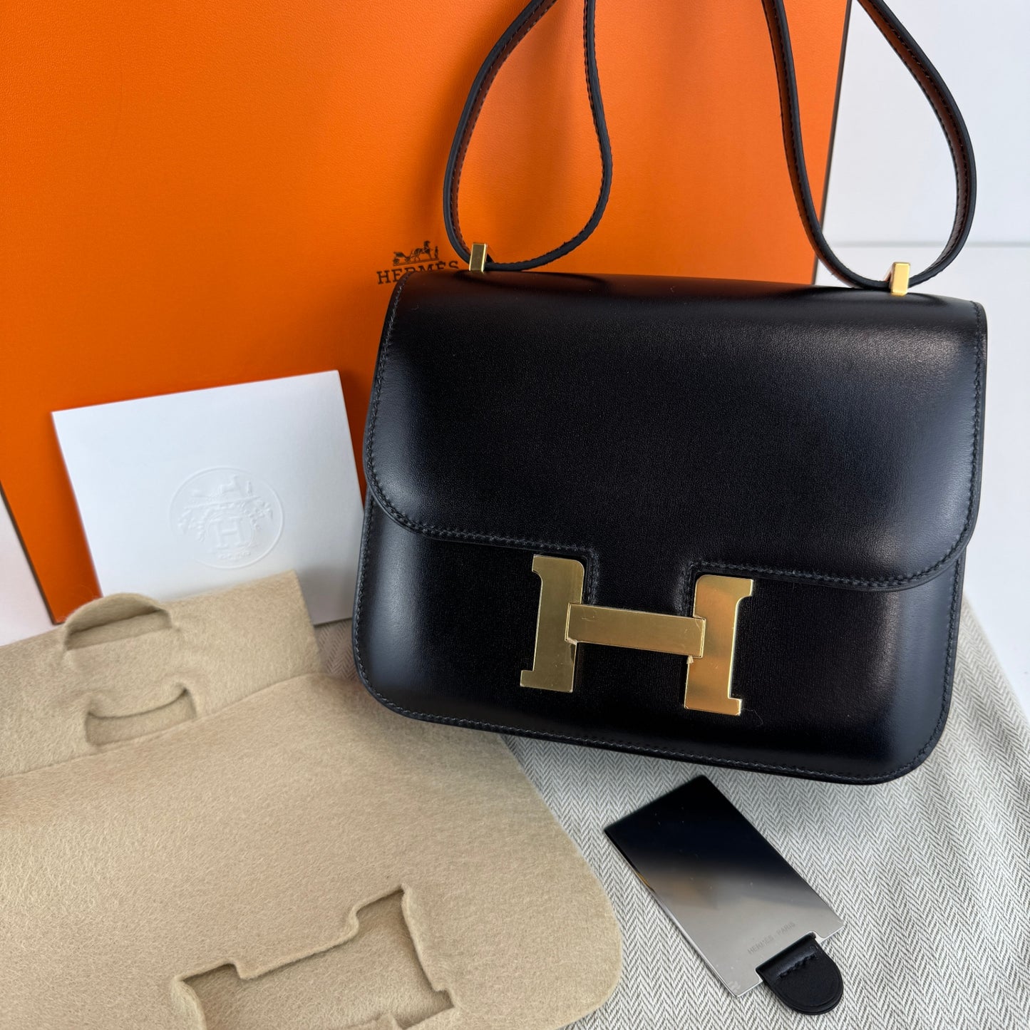 Constance mini コンスタンス18 Black ブラック GHW ゴールド金具　Boxcalf ボックスカーフ　Stamp-B B刻