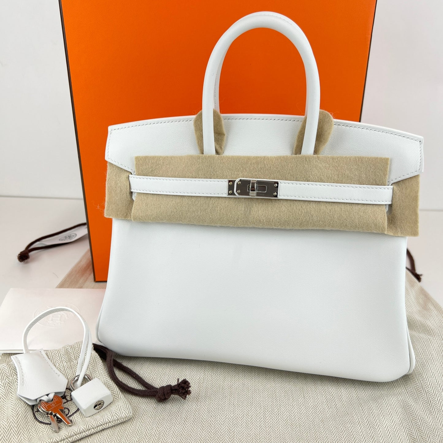 Birkin25 バーキン25 New white ニューホワイト Swift スイフト PHW シルバー金具 Stamp-W W刻印
