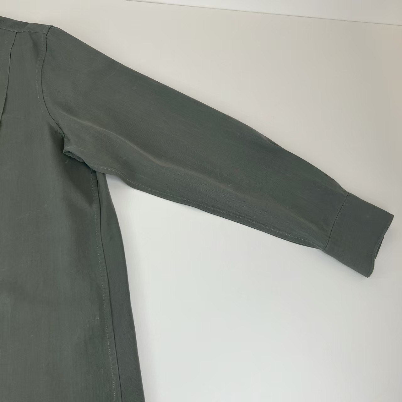 シャツ　ロングスリーブ　長袖 カーキ Kahki ビスコース 100%