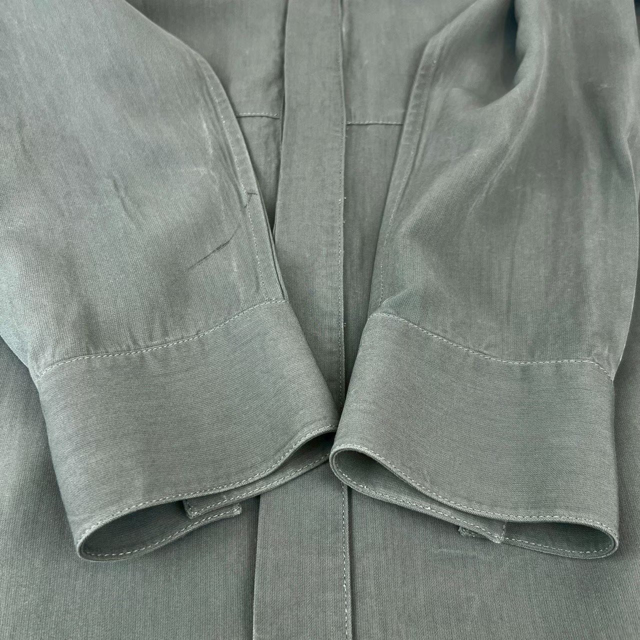 シャツ　ロングスリーブ　長袖 カーキ Kahki ビスコース 100%