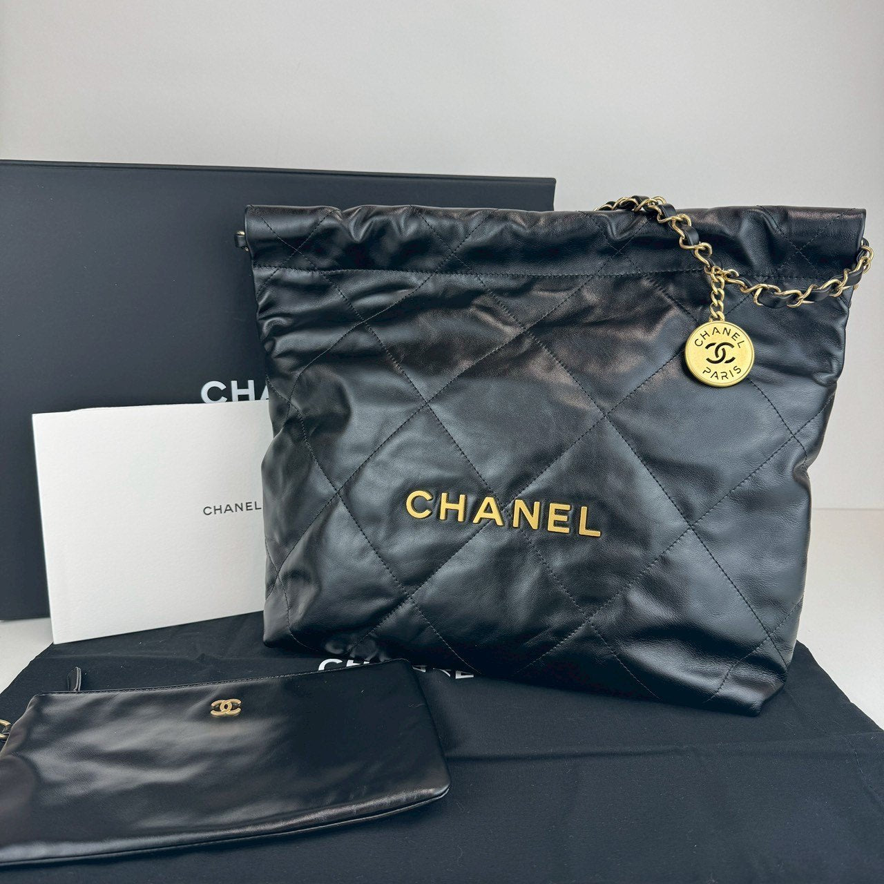 CHANEL22 スモール ブラック　黒 　ゴールド金具　シャイニーカーフスキン