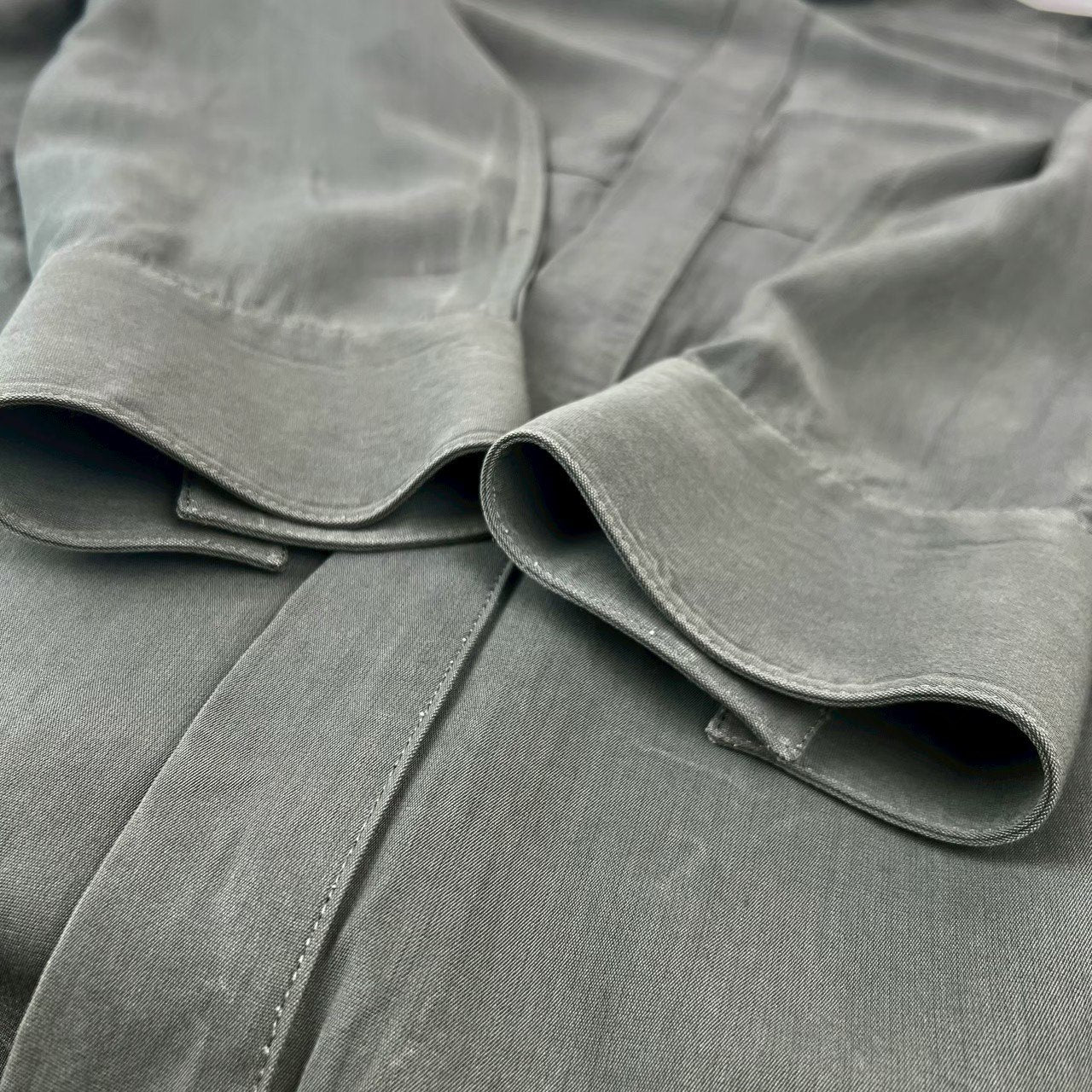 シャツ　ロングスリーブ　長袖 カーキ Kahki ビスコース 100%