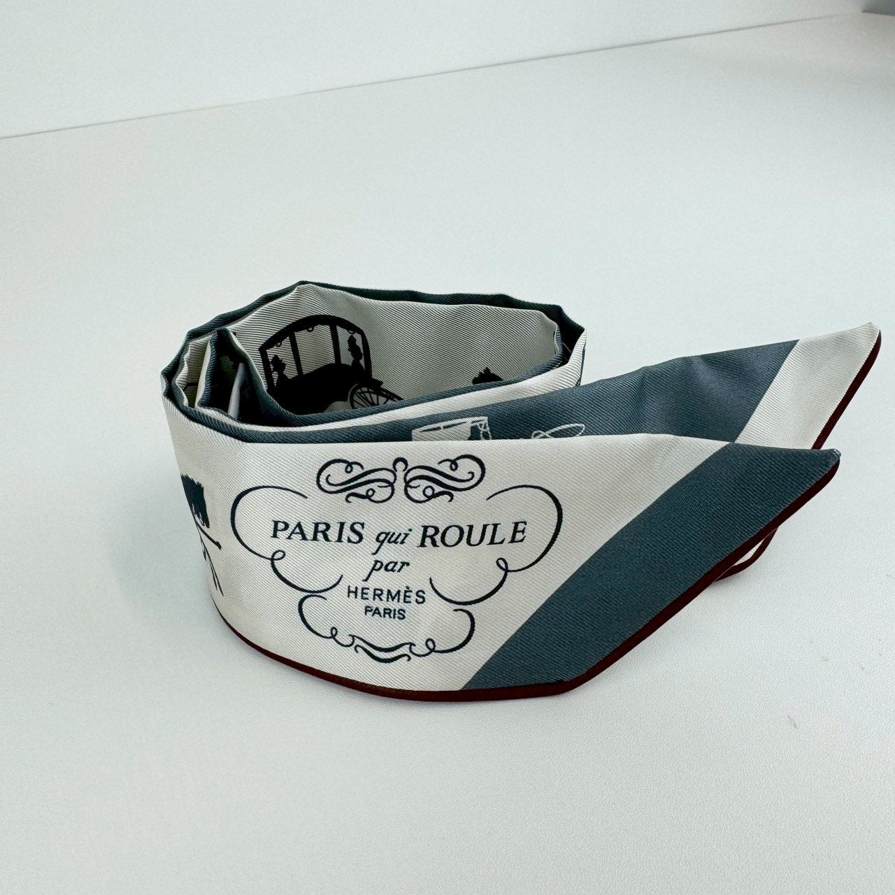 Twilly ツイリー 車輪でめぐるパリ・ドゥ・トゥジュール ネイビー　ホワイト 絹 100% スカーフ