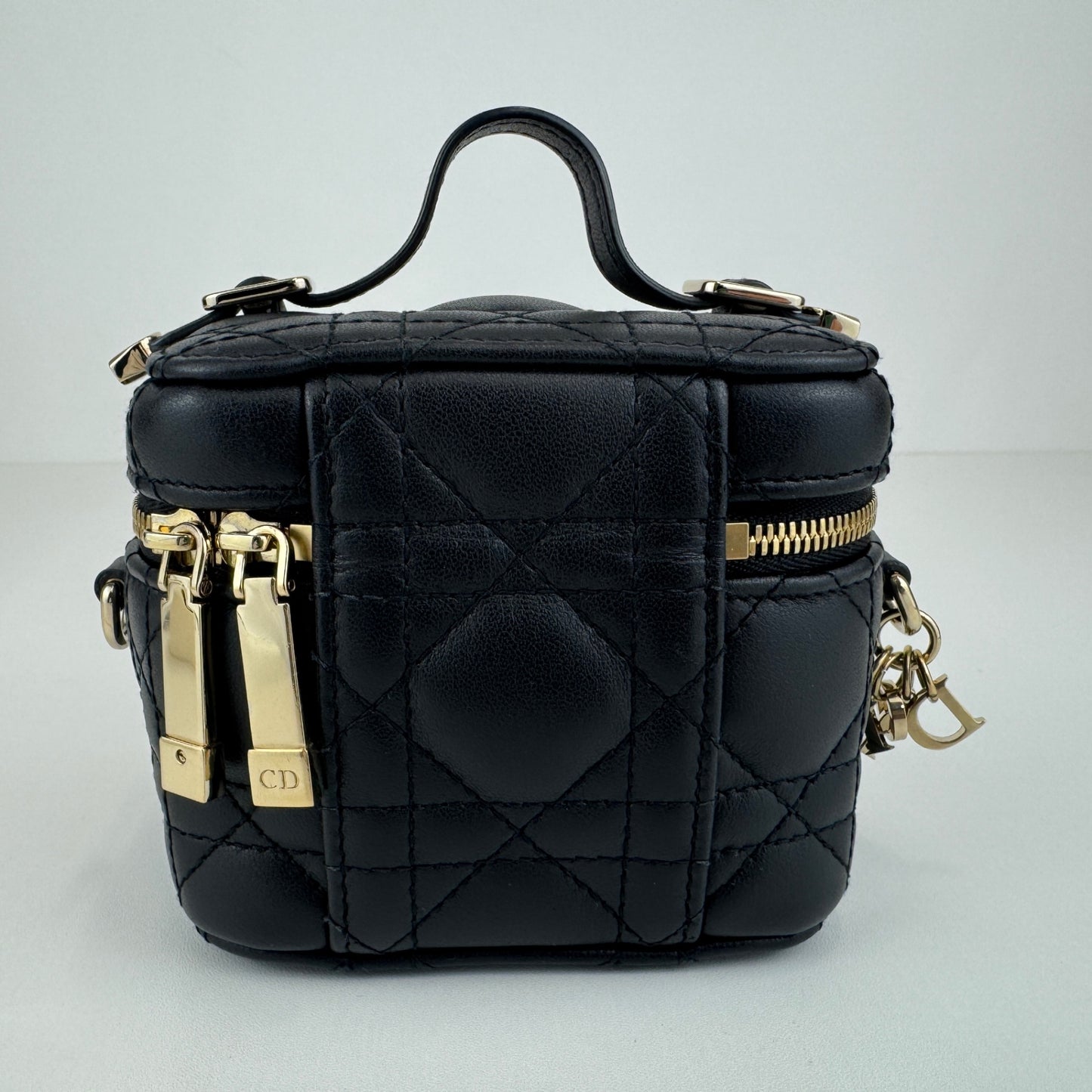 マイクロバニティ ブラック レザー ゴールド金具