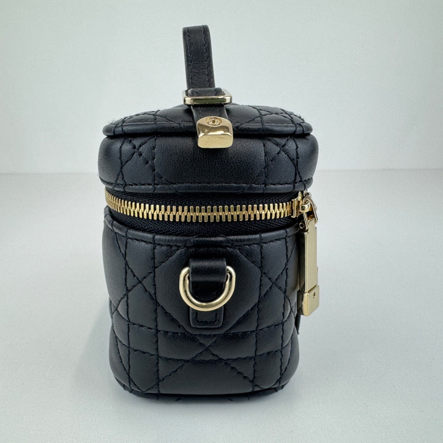 マイクロバニティ ブラック レザー ゴールド金具