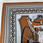 Hermès エルメス Châle 140 Les Roues de Phaéton  カレジュアン140(四輪馬車の車輪) カシミア70%、シルク30% キャラメル/グリシネ/ブラック Caramel/Gris chine/Black