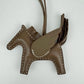 Rodeo Pegasus charm PM ロデオ ペガサス Etoupe エトープ バッグチャーム W刻印