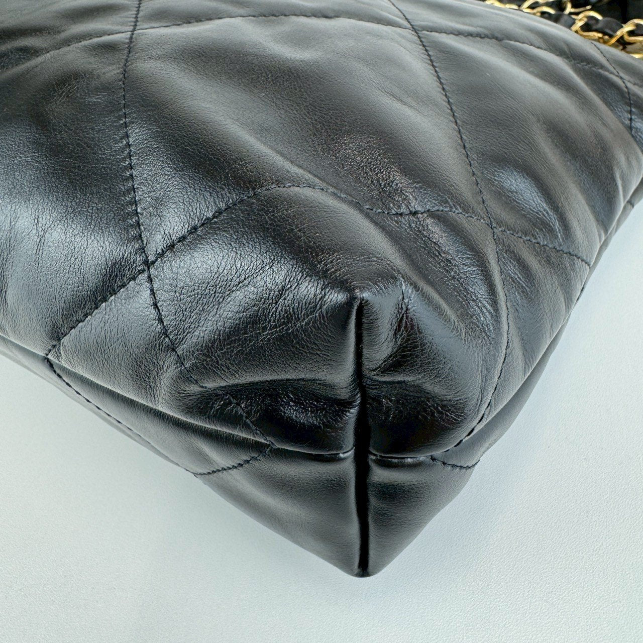 CHANEL22 スモール ブラック　黒 　ゴールド金具　シャイニーカーフスキン