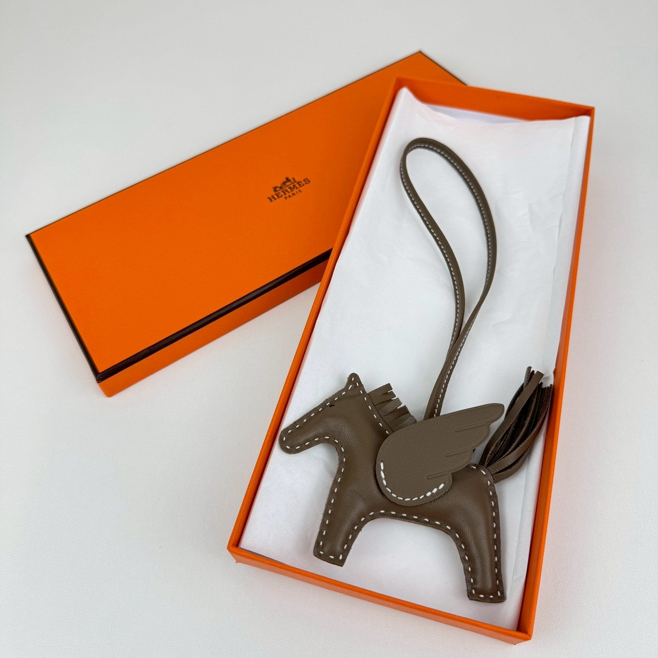 Rodeo Pegasus charm PM ロデオ ペガサス Etoupe エトープ バッグチャーム W刻印