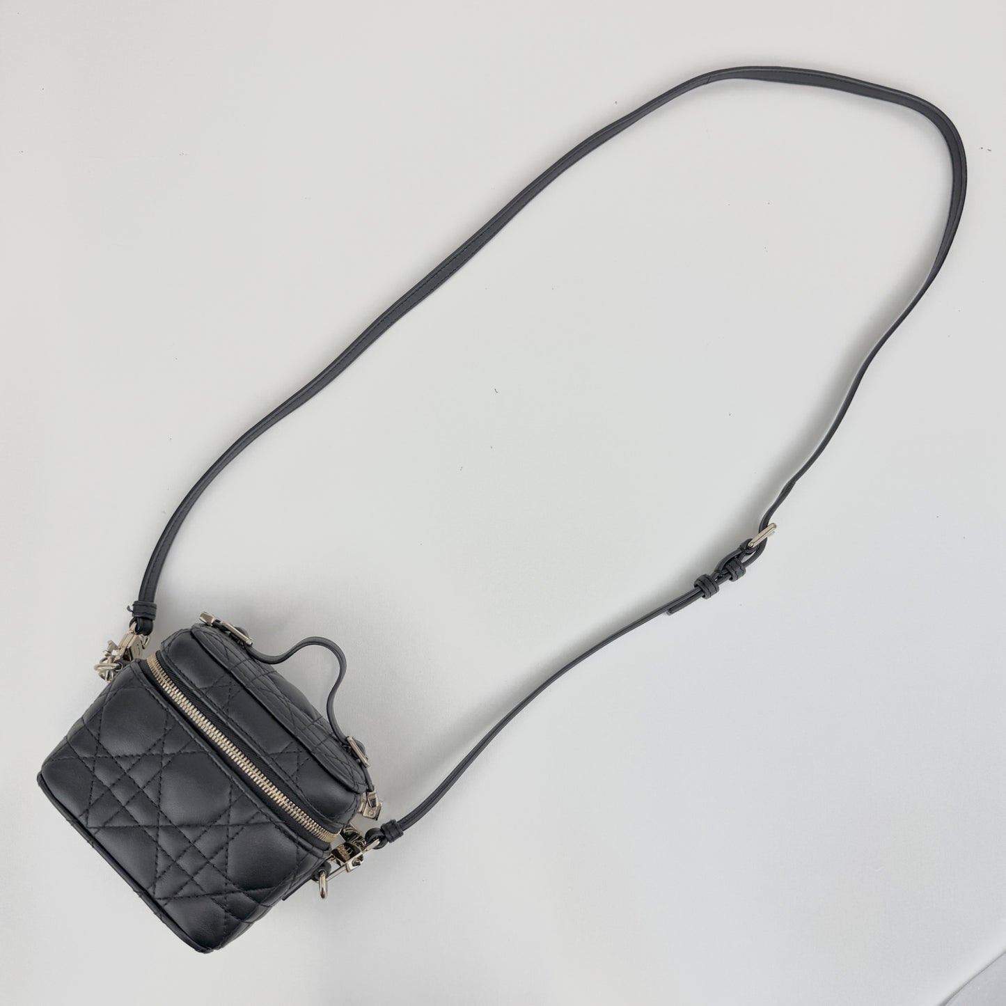 マイクロバニティ ブラック レザー ゴールド金具