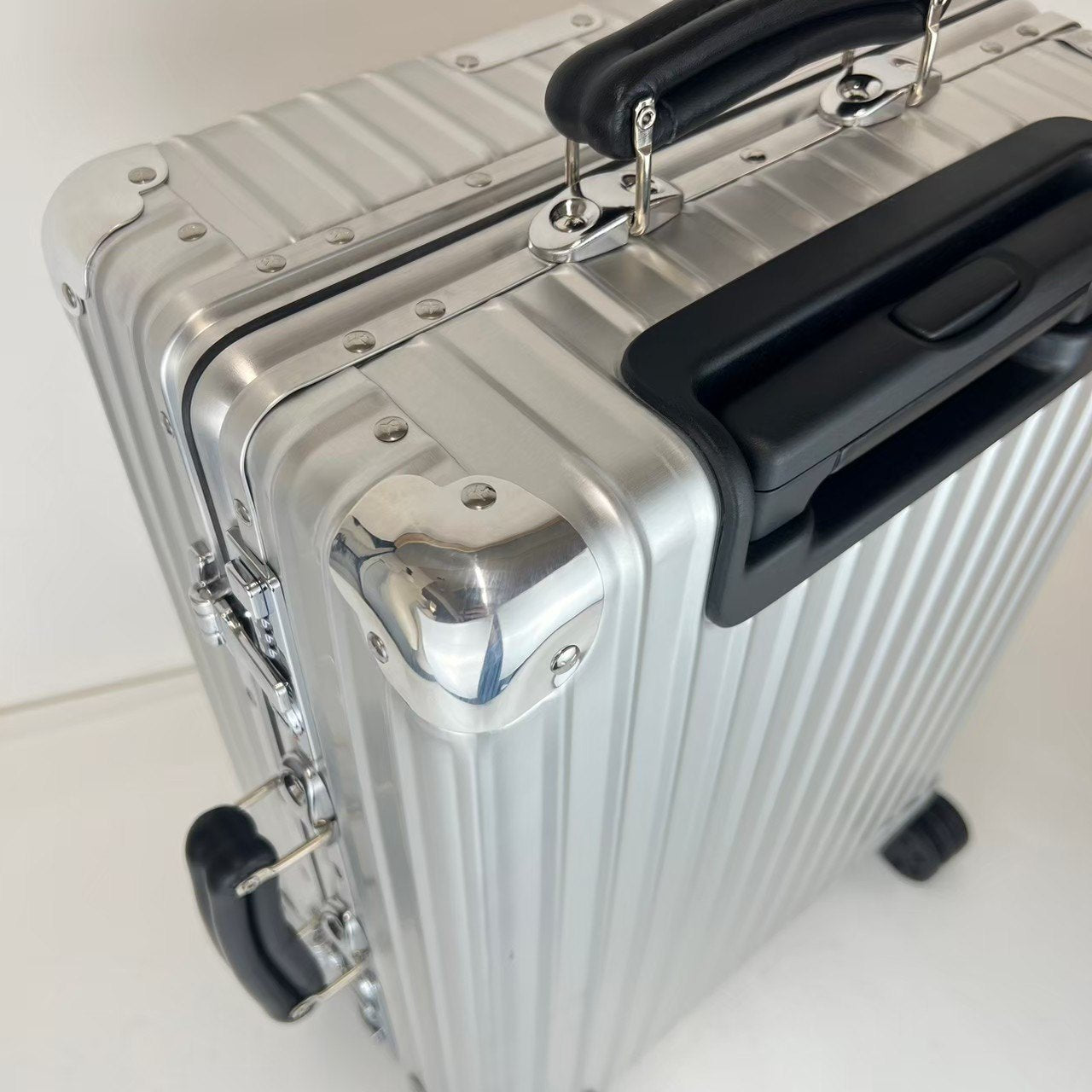 Classic Cabin 36L クラシックキャビン 36L Silver シルバー アルミニウム