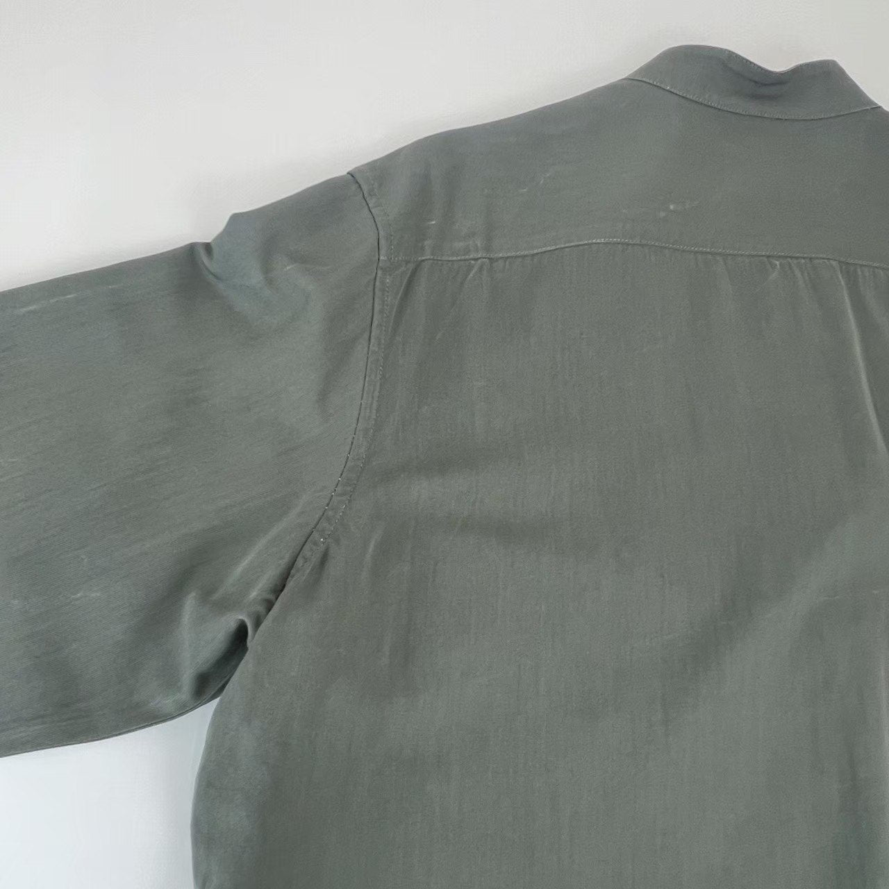 シャツ　ロングスリーブ　長袖 カーキ Kahki ビスコース 100%