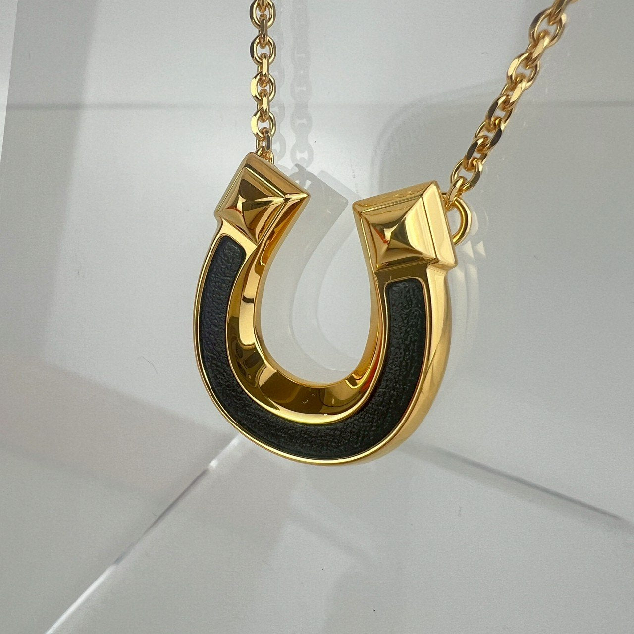 ジョケットネックレス、スモールモデル  Jockette necklace ブラック/イエローゴールドメッキ Black / GHW