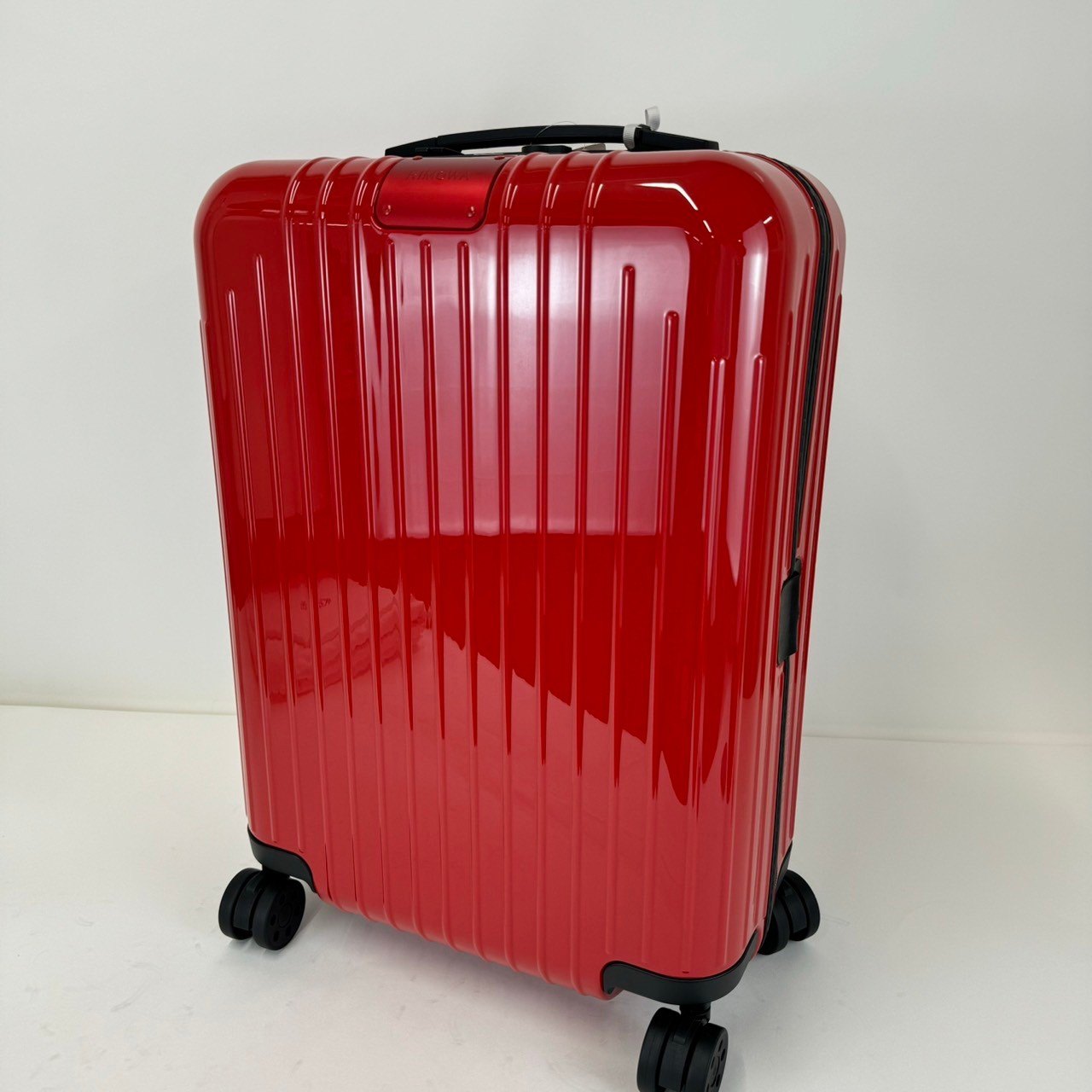 ESSENTIAL LITE CABIN S 31L エッセンシャル ライト キャビン S 31L Red Gloss レッドグロス ポリカーボネート