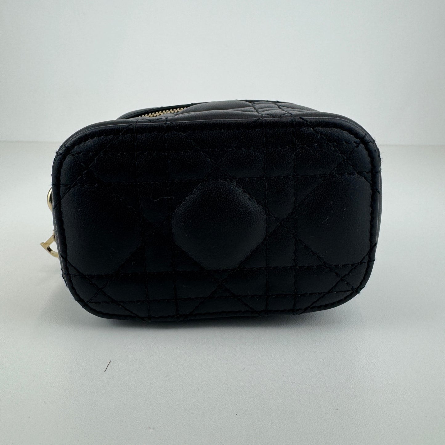 マイクロバニティ ブラック レザー ゴールド金具