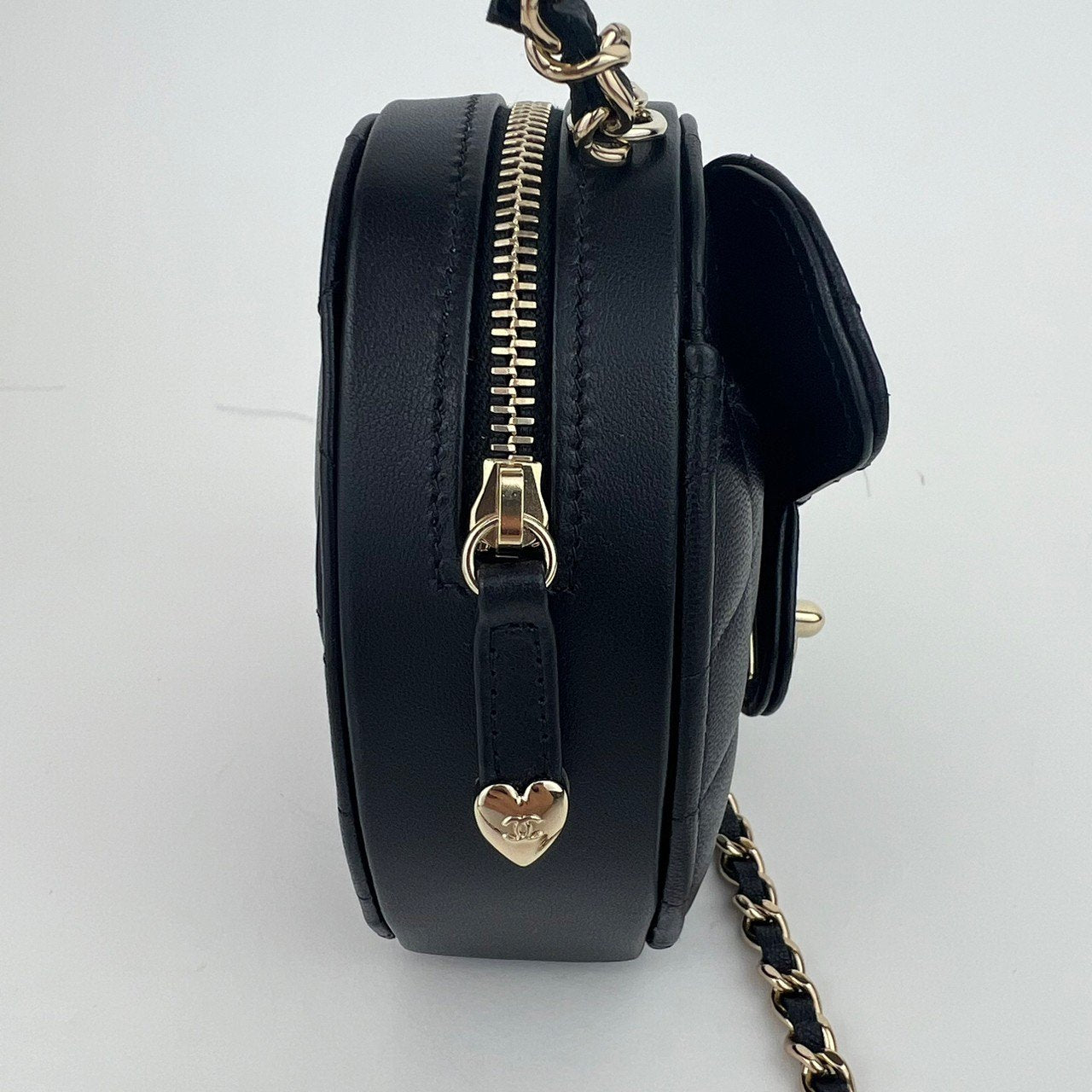 Mini Heart Coin Purse Chain Bagsマトラッセ ココマーク ミニ ハート コインケース チェーン バッグ Black ブラック GHW ゴールド金具 AP2783